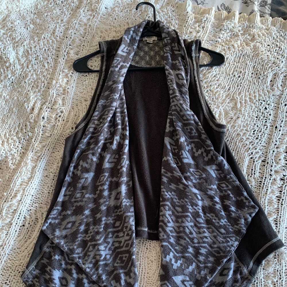 Sleeveless draped vest